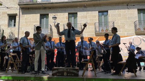 Reconocimiento para Jesús Martínez Álvarez de la banda de música de Redondela en las Festas das Dores de Ponte Caldelas