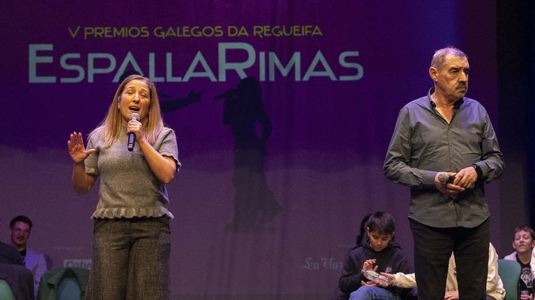 Lupe Blanco, vitoriosa nunha axustada final dos Premios Galegos da Regueifa