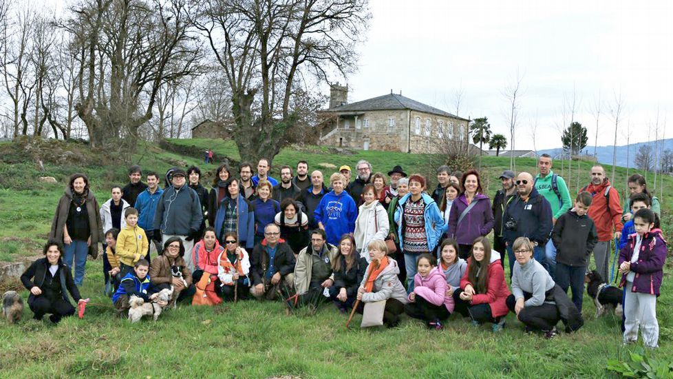 Sarria, Vilalba y A Fonsagrada despidieron el a�o corriendo.El p�vot Cheik, presionado por Trevijano ante la mirada de Jorge. 