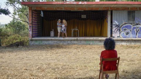 Las actrices ensayan una obra sobre en Imserso en Benidorm.