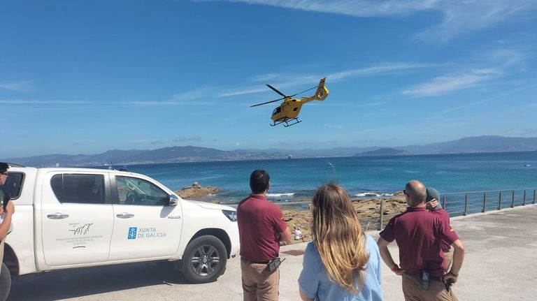 Evacuados en helicóptero un escalador en Vincios y una turista en Cíes