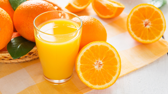 Durante a&ntilde;os se consider&oacute; que el zumo de naranja era equivalente, desde el punto de vista metab&oacute;lico, a una bebida azucarada.