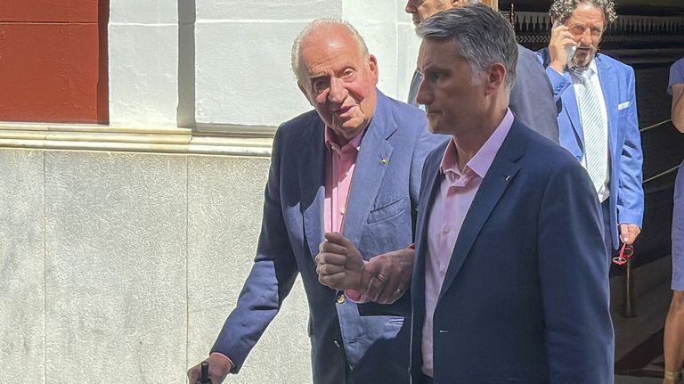 El rey Juan Carlos I, ya en Sevilla para la reaparición de Morante de la Puebla