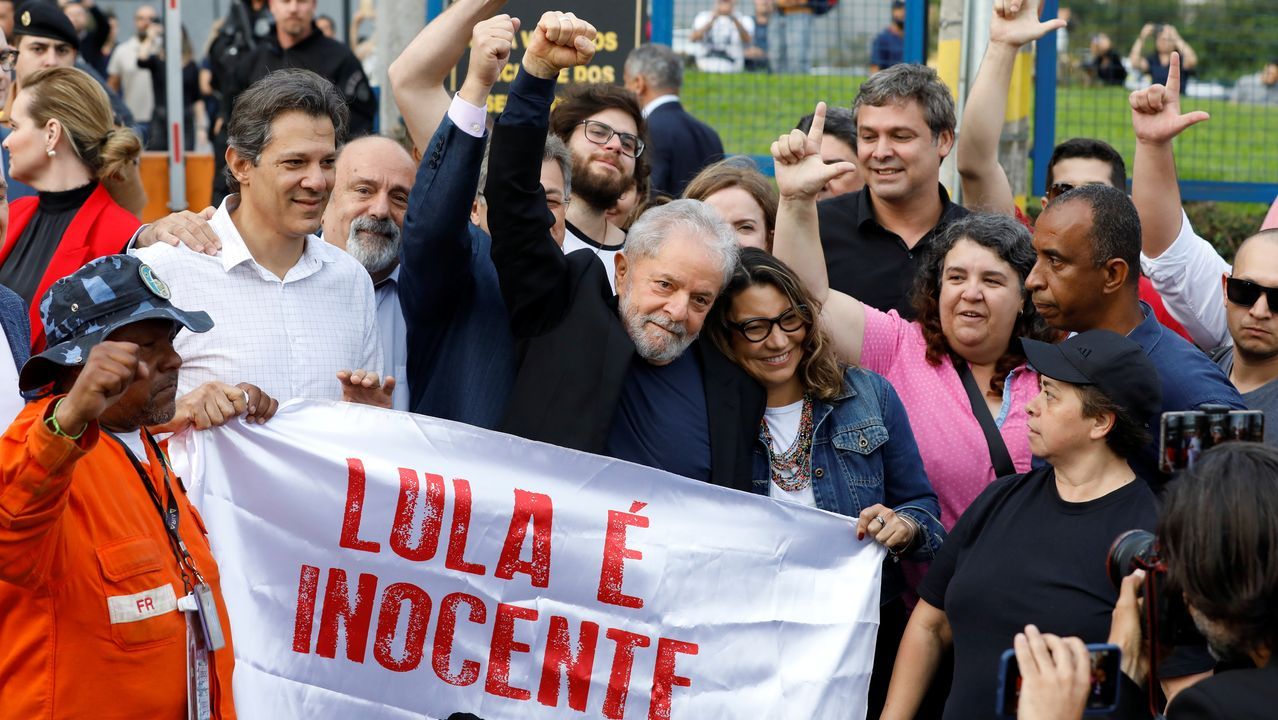 Resultado de imagen para Lula da Silva sale de prisión, pero su libertad aún no es definitiva ¿Qué viene ahora?