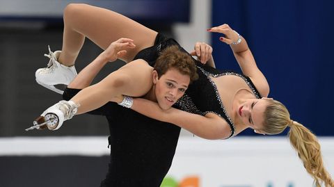 Rachel Parsons y Michael Parsons, en la Copa Rostelecom 2017 de patinaje artstico