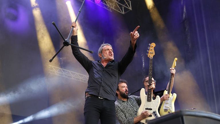 M-Clan ilumina el PortAmérica y revela que la música puede ganar al fútbol