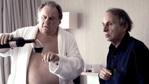 Michel Houellebecq (a la derecha) y Grard Depardieu, en la pelcula Thalasso (2019) que dirigi Guillaume Nicloux.