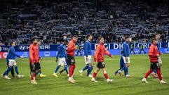 Jugadores del Real Oviedo y del Mallorca saltan al Carlos Tartiere