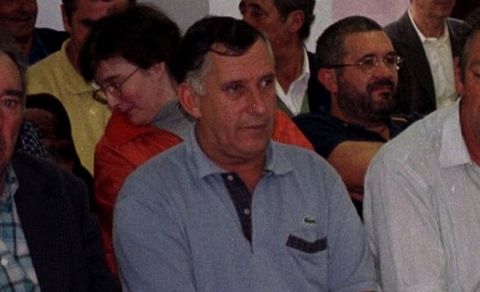 José Ramón Rey, en una foto realizada en octubre de 1999, en el Concello de Muxía, en una asamblea de armadores de palangre.