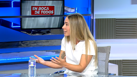Noelia N��ez acude al Congreso para darse de baja como diputada del PP