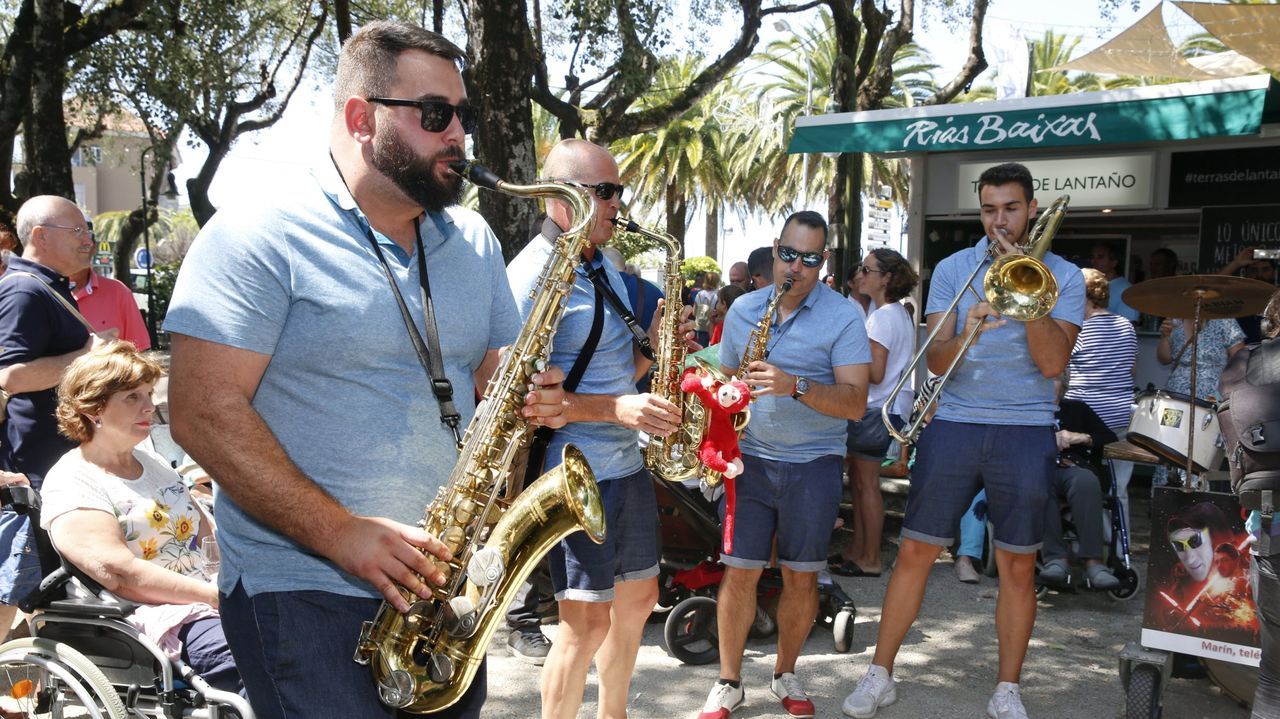 Mira aqu las fotos del Festival da La de Rianxo!.El paseo de Silgar, en Sanxenxo, este mes de julio