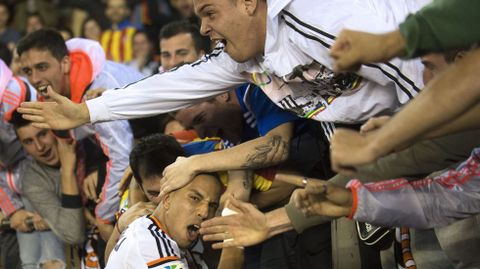 Feghouli celebra el 3-0 del Valencia