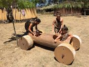 ...Un troncomovil de la fiesta de la Prehistoria de Mos
