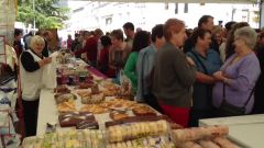 Animada Feira do Mel en O Valadouro