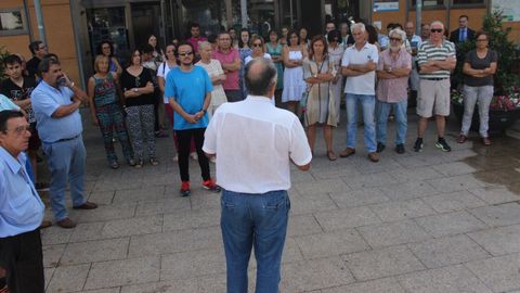 Concentración en repulsa por los atentados de Barcelona en O Barco de Valdeorras