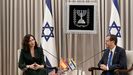 La presidenta de la Comunidad de Madrid, Isabel Díaz Ayuso, y el presidente de Israel , Isaac Herzog, en Jerusalén