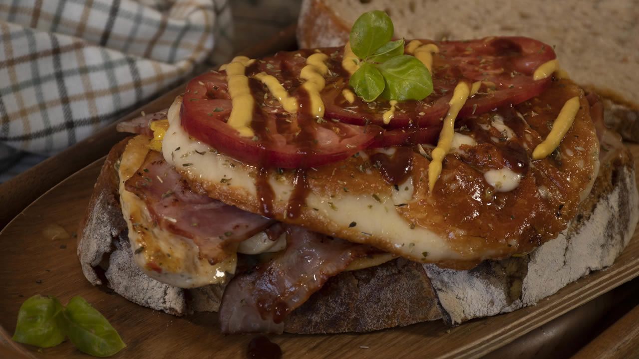 Vivir y trabajar entre flores.Suellen estas Navidades junto a su madre, Charo, gallega que emigr� a R�o hace m�s de sesenta a�os, y su hijo Gael