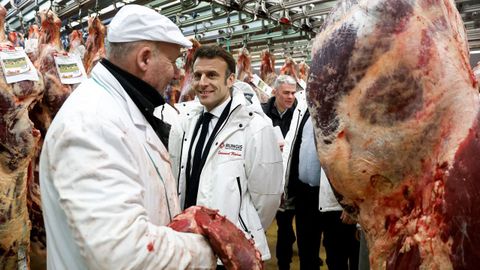 Emmanuel Macron madrug ayer para visitar Rungis, el principal mercado de abastecimiento de Pars.