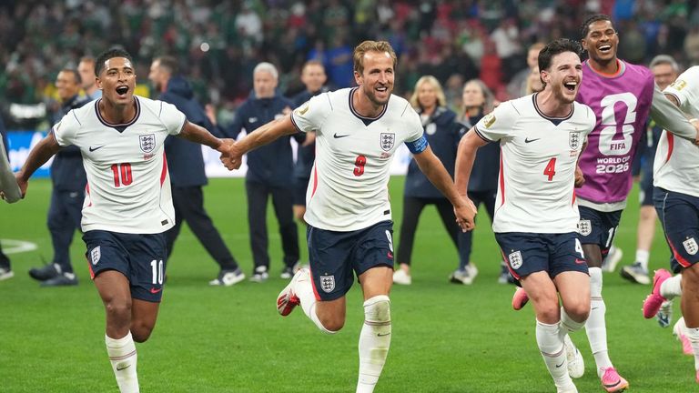 Inglaterra resiste el acoso de México y se clasifica a los cuartos de final (2-3)