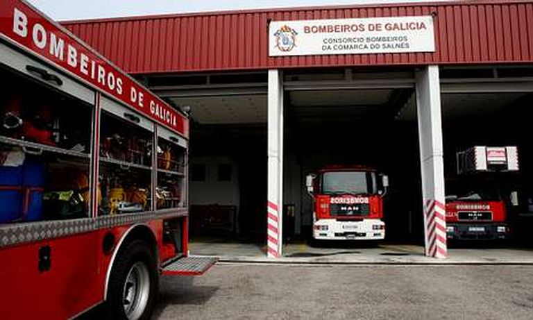 Rescatan del foso de una lavandería de Sanxenxo a un trabajador que se cayó y no podía salir