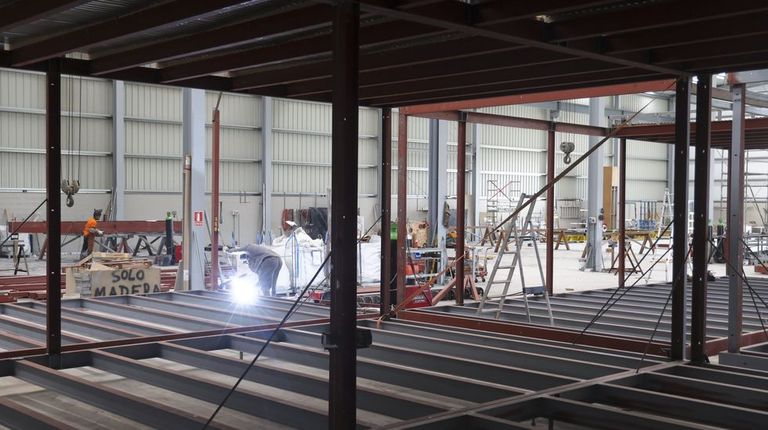 Los empleados de pequeñas empresas lideran las subidas de sueldo en 2025