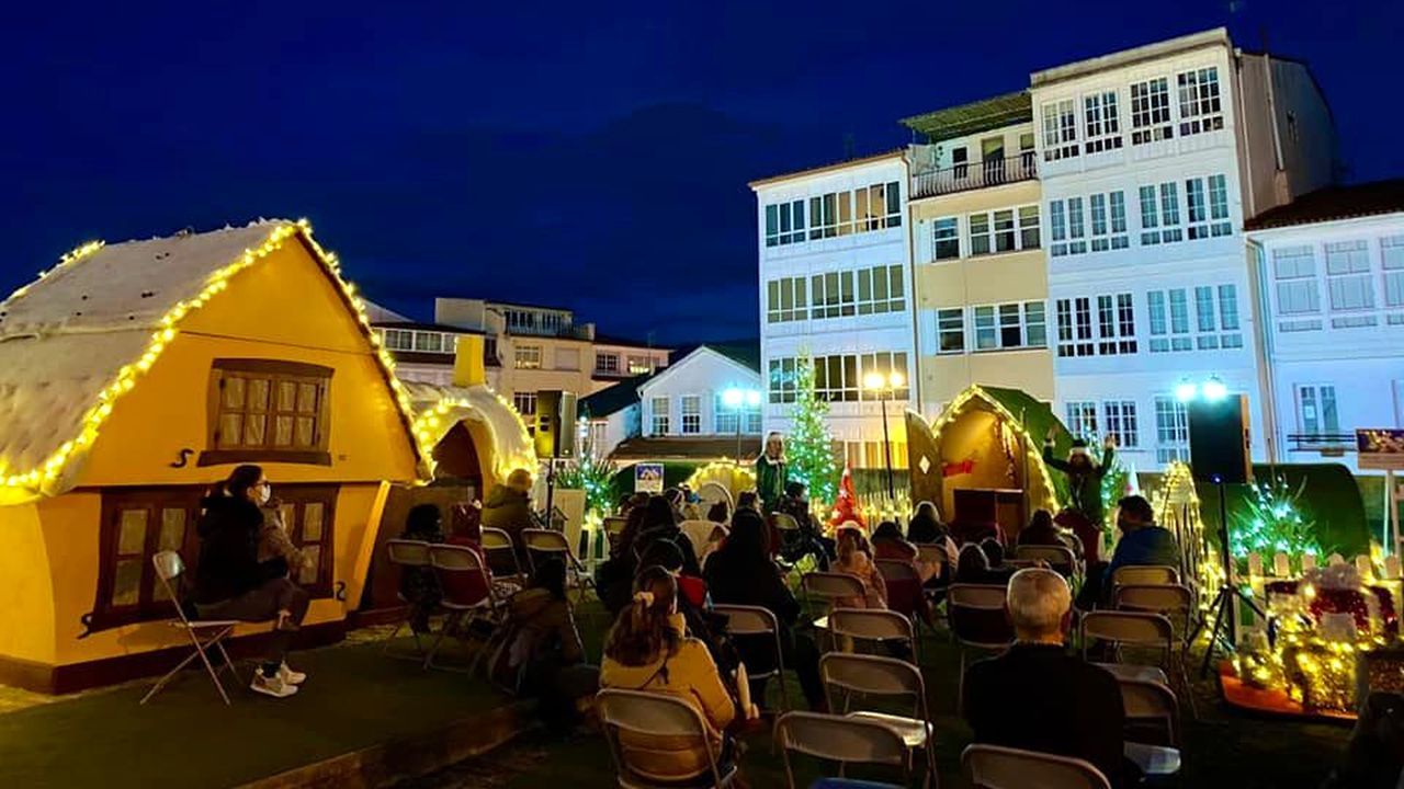 Las mejores luces navideas de las fachadas de Santiago.Aldea de Nadal