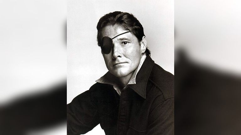 William Smith interpretó a Anthony Falconetti en «Hombre rico, hombre pobre».