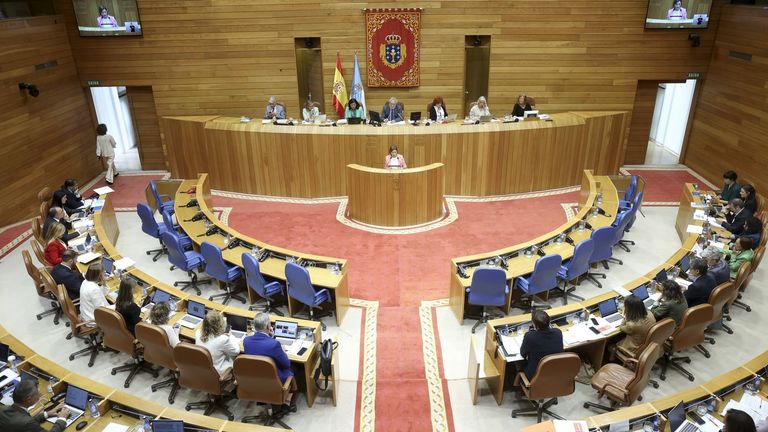 Educación y la transferencia de la AP-9 centrarán el primer pleno del Parlamento tras el verano