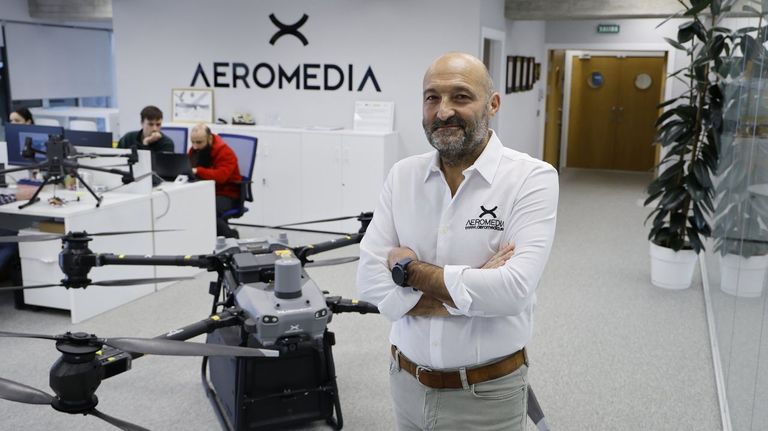 Aquilino Abeal, fundador de Aeromedia: «Hicimos un dron para matar velutinas»