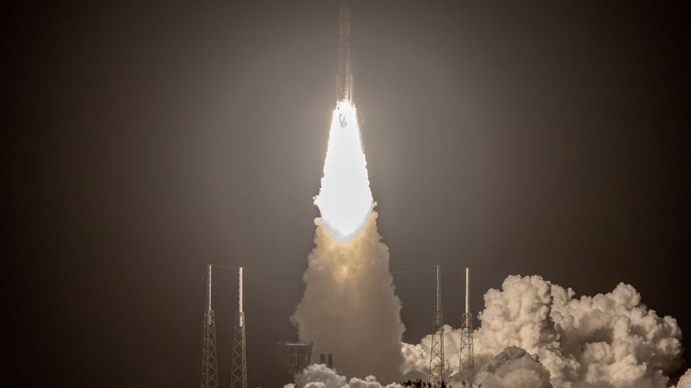 Despega con éxito el cohete con el que Estados Unidos regresará a la Luna 50 años después