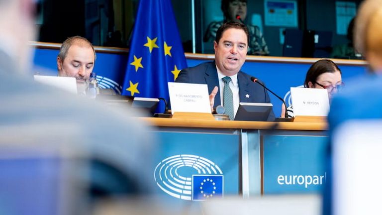 Bruxelas avisa que a certificación electrónica da pesca veu para quedarse