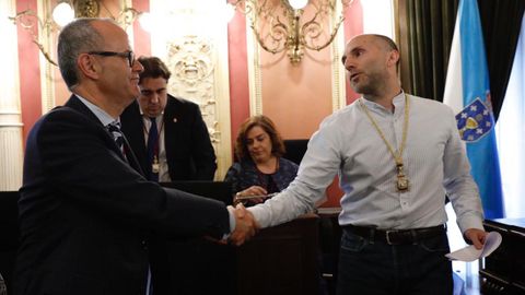 Jesús Vázquez y Gonzalo Pérez Jácome el día de la investidura de este último como alcalde de Ourense
