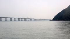 El nuevo puente de 55 kilmetros sobre el delta del ro de las Perlas