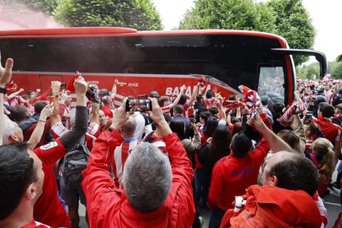 Recibimiento al Real Sporting en la previa del partido de playoff contra el Espanyol