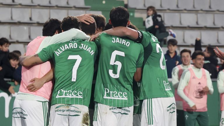 El Racing, a solo doce partidos de la línea de meta