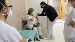 Primeras vacunas contra la gripe en Ferrol