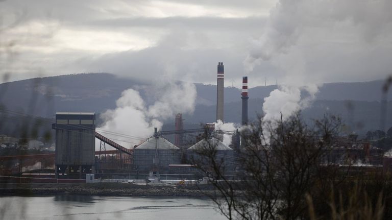 Alcoa logra energía renovable para su planta de Lista mientras San Cibrao espera por ella