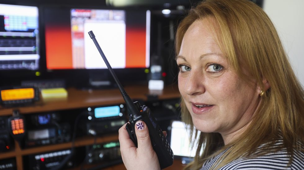 Parques infantiles que no son de cat�logo.Parte de las colillas retiradas en una jornada de recogida de basura en una playa de Vigo (foto de archivo)