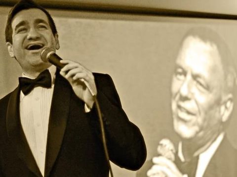 Alberto Cunha es un experto en imitar voces como la de Sinatra