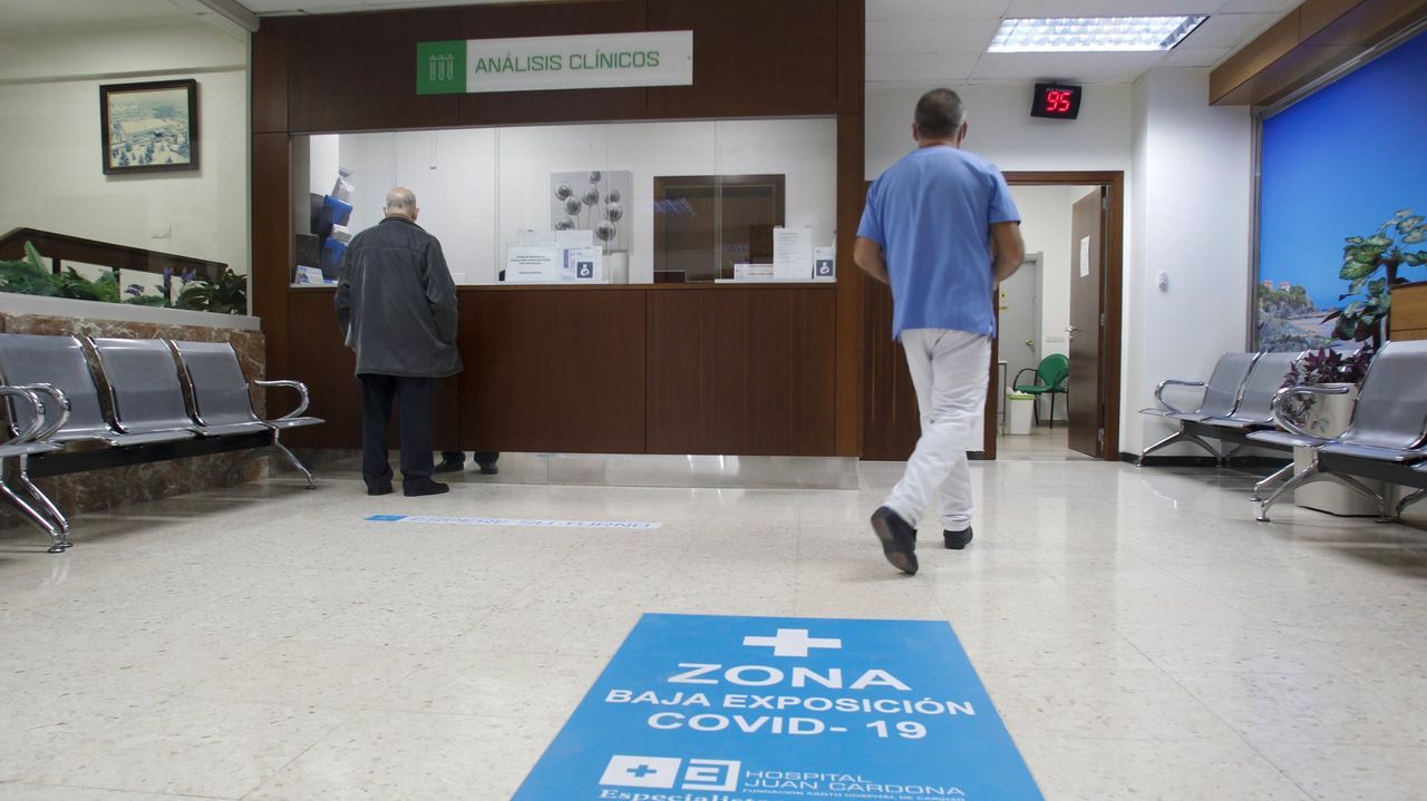 Fracasan los intentos de desencallar al megaportacontenedores del canal de Suez.Hospital Juan Cardona de Ferrol