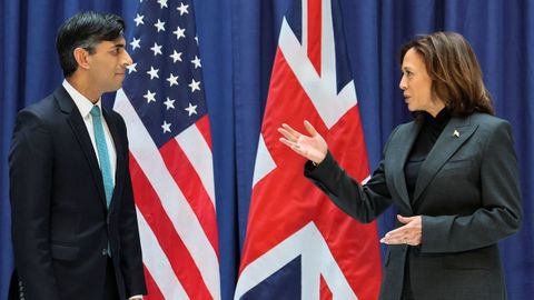 Kamala Harris and British Prime Minister Rishi Sunak this Saturday in Munich. 
