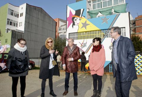 Varela, Vázquez, Regueira, De Las Heras y Evencio Ferrero, ayer, con el mural de la artista de fondo.
