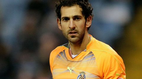7. Diego Lpez, al Villarreal (6 millones). En el ao 2007, el Madrid traspas al portero de Paradela. En el 2013 lo recuper por 3,5
