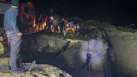 Un inmigrante fue rescatado por el acantilado de la isla de Cítera.