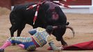 El diestro Diego Urdiales durante la faena a su primer toro en el festejo de la feria taurina de Begoña