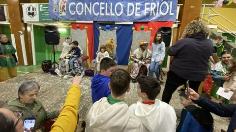 Fiesta de Reyes en el pabellón de Friol.