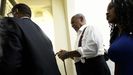 Cosby sale esposado tras ser condenado a una pena de tres a diez aos de crcel por abuso sexual