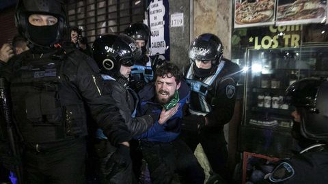 La Polica detuvo a personas que generaron disturbios en el lugar 