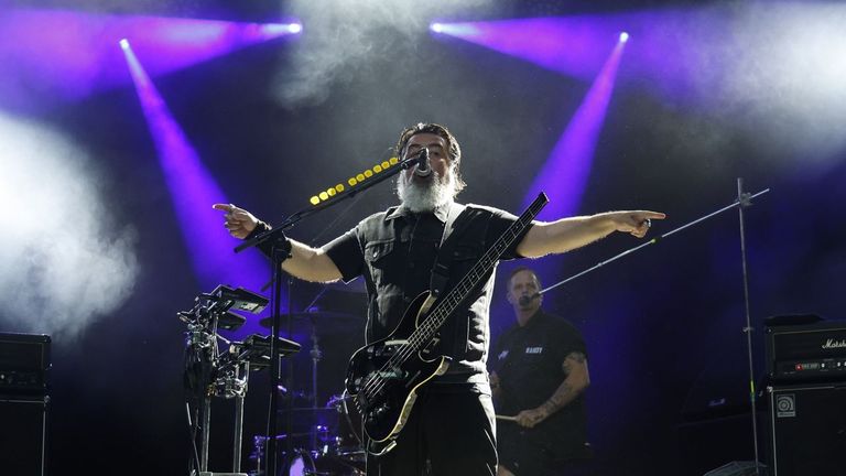 Molotov incendia Castrelos con un rock latino que estuvo bien chingón