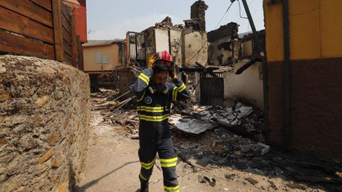 Casas quemadas en A Veiga de Cascall